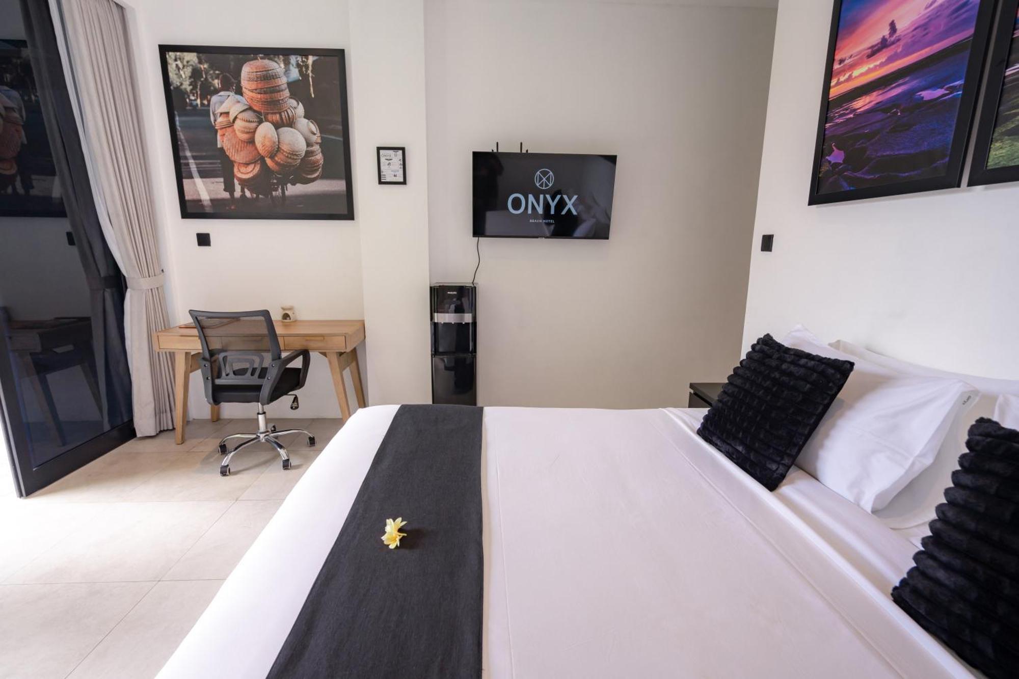 Onyx Beach Hotel Canggu Exterior foto